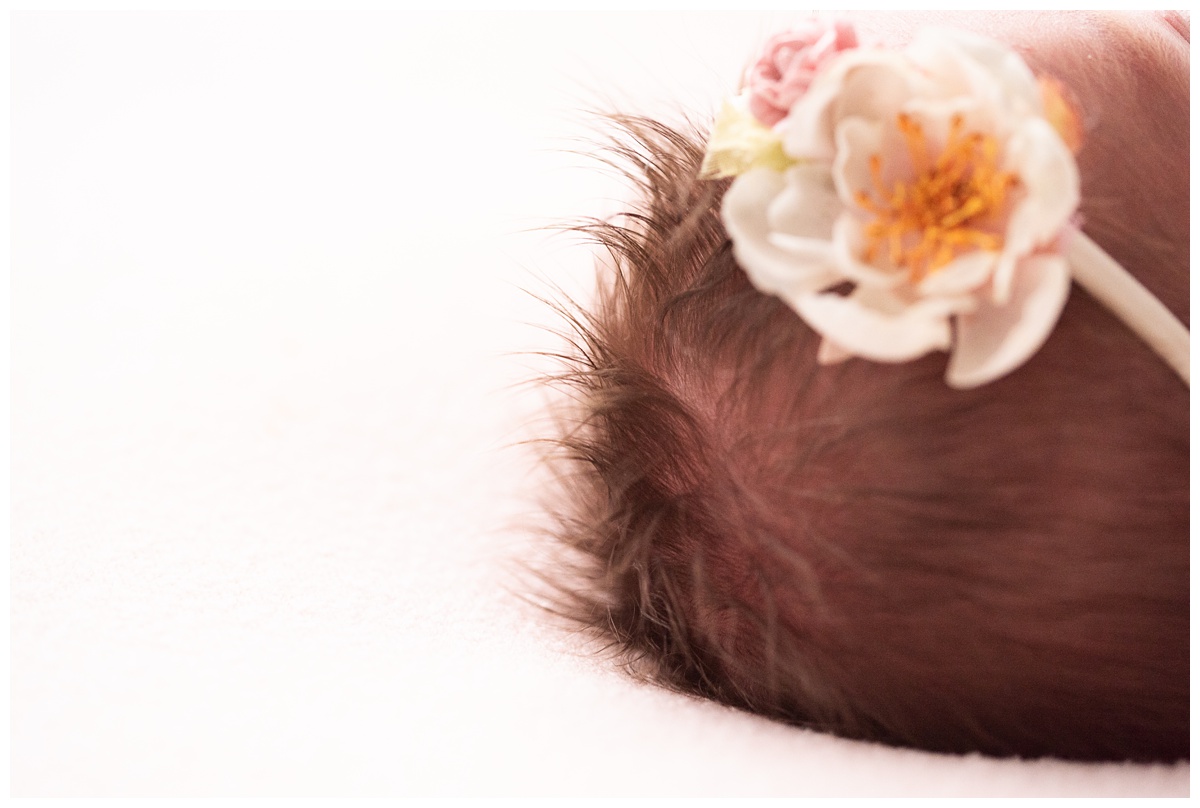 Lifestyle Newborn Photographer Columbus Ohio details of baby girls hair