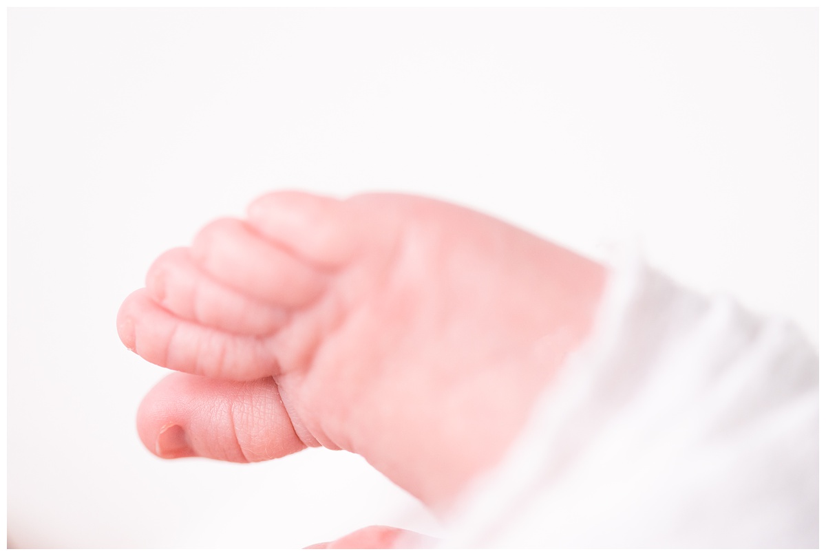 Lifestyle Newborn Photographer Columbus Ohio details of baby toes